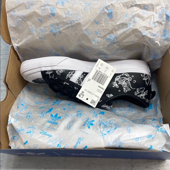 Adidas Disney Goofy Nizza Sneakers - Picture 16 of 16